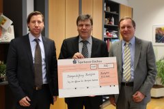 Zustiftung zur Bürgerstiftung-Scheckübergabe