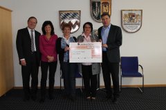 Spende der Frauenunion an die Bürgerstiftung Karlsfeld