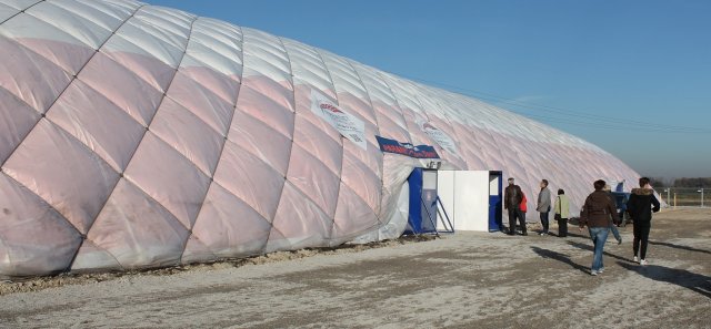Traglufhalle