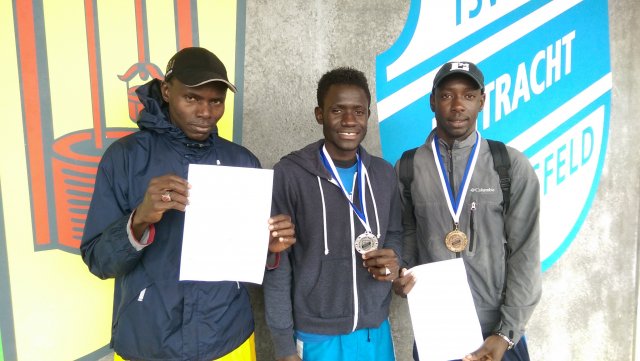 Drei aus dem Senegal: Gute Läufer, prima Kollegen und eine unsichere Zukunft