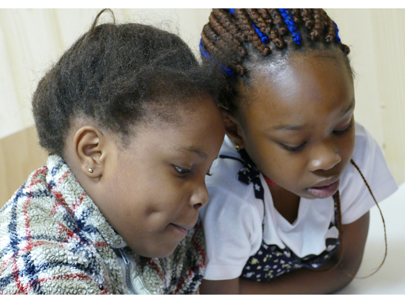 Neues vom Helferkreis - Favvour und Silvia aus Nigeria