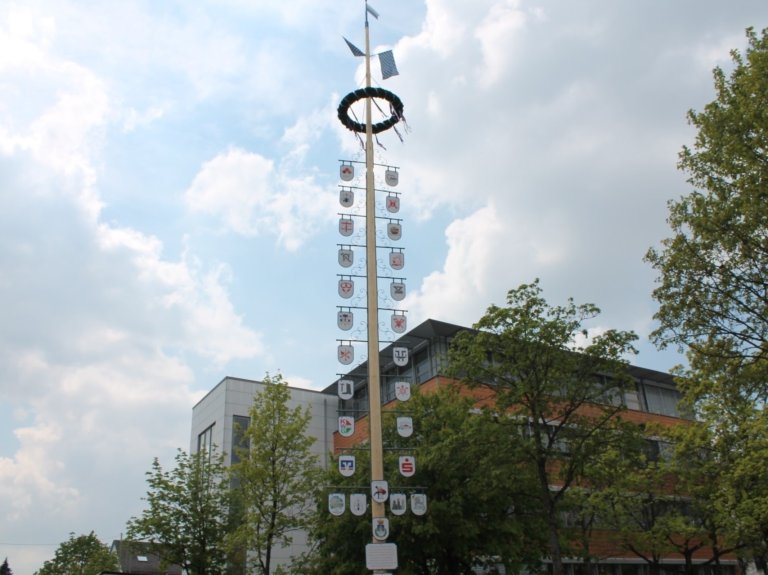Es ist wieder Maibaumfest: Karlsfeld feiert
