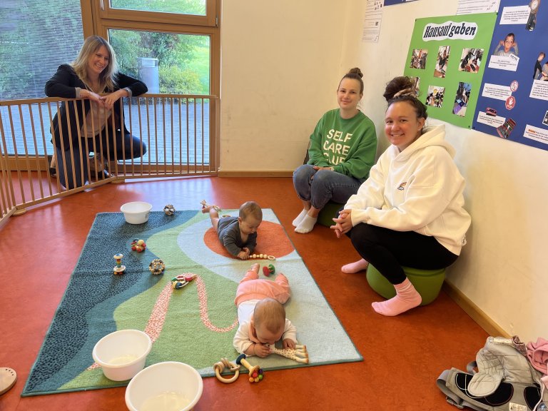 „SpielRaum nach Emmi Pikler“ in der BRK-Kinderkrippe Nesthäkchen ein voller Erfolg