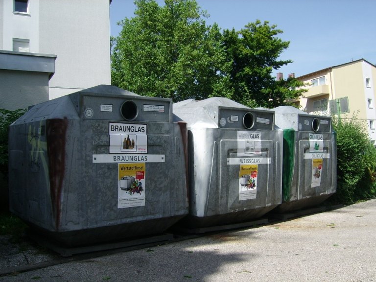 Sauberkeit an Wertstoffinseln – Ihre Mithilfe zählt!