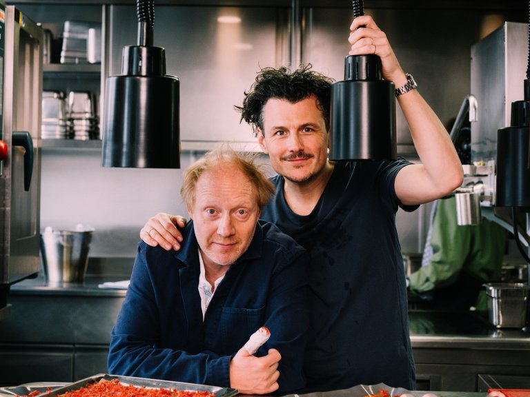 Manuel Rubey & Simon Schwarz mit ihrem Kabarettprogramm in Karlsfeld