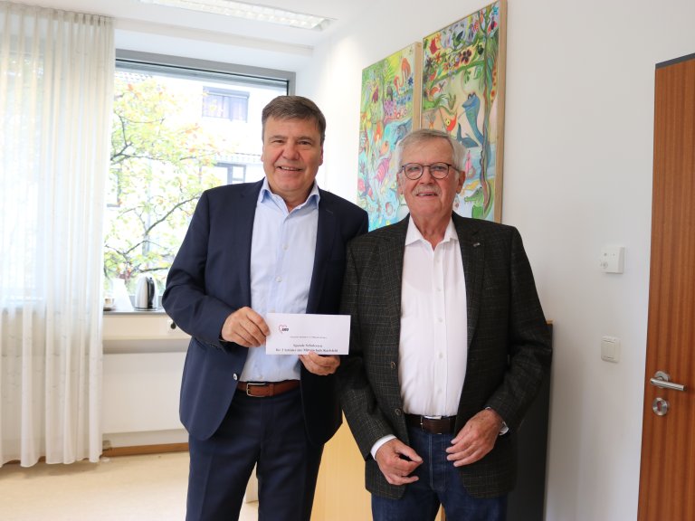 AWO spendet Schulessen für zwei bedürftige Schüler