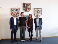 Neue Auszubildende Gresa Morina im Rathaus begrüßt Neue Auszubildende Gresa Morina im Rathaus begrüßt