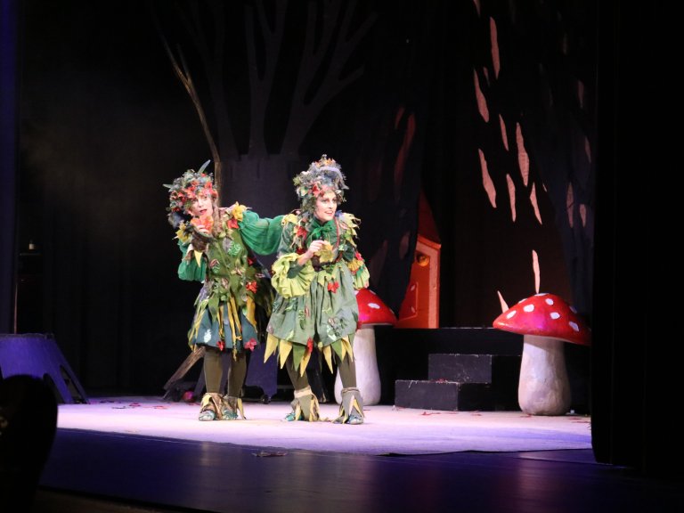 Gebrüder Grimm-Klassiker „Hänsel und Gretel“ verzaubert Groß und Klein im Bürgerhaus Karlsfeld